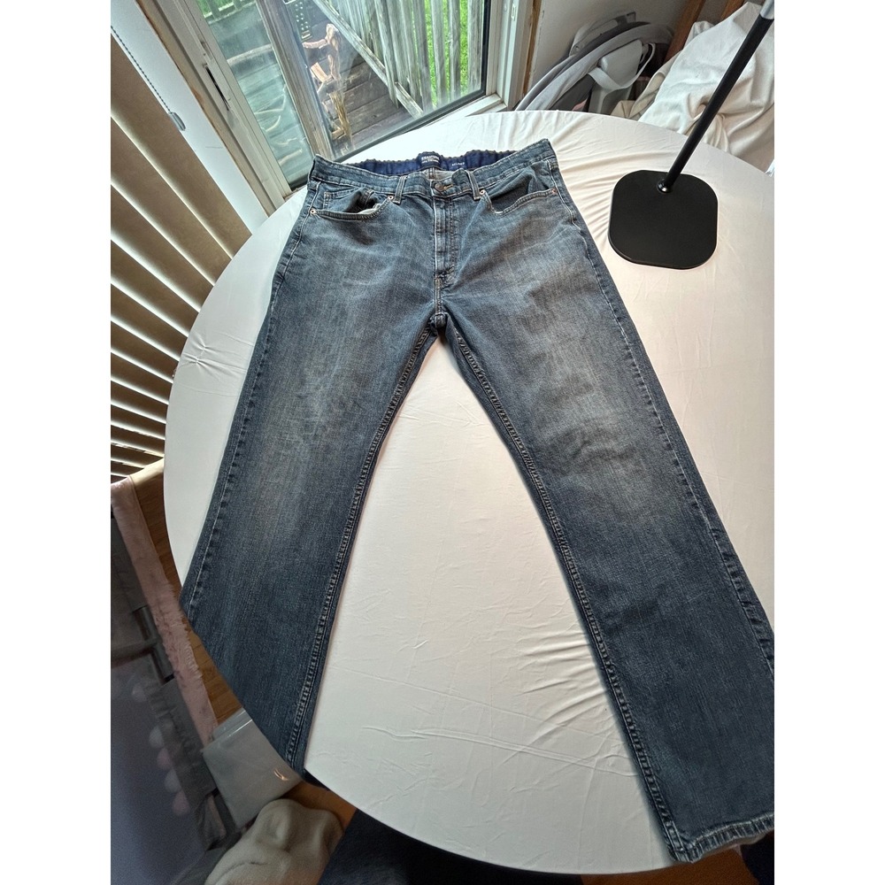 Signature Levi Strauss Gold Label Relaxed Fit Blue Jeans Mens 38x32 A6163-0002